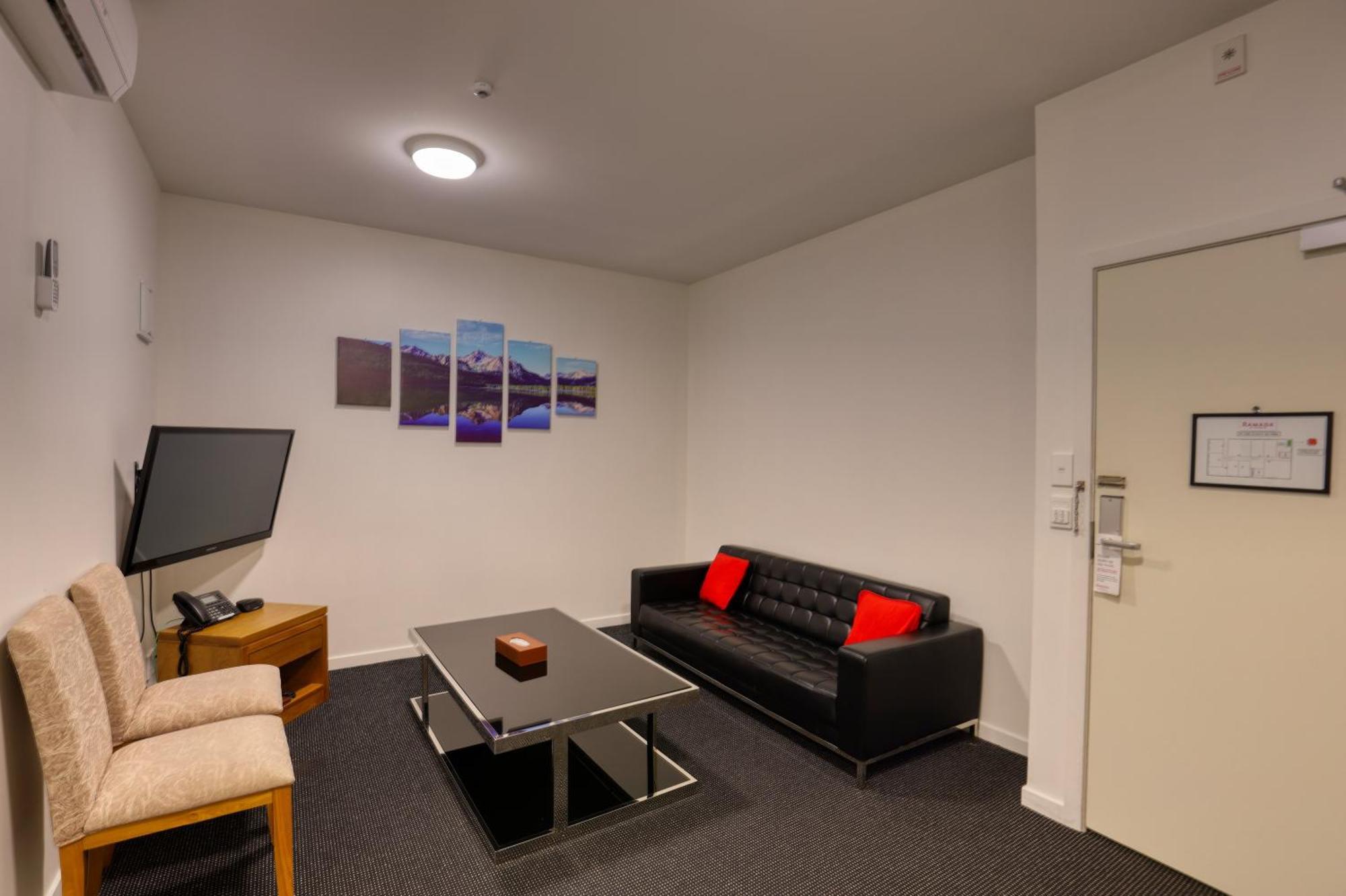 Ramada By Wyndham, Hamilton City Center Eksteriør bilde