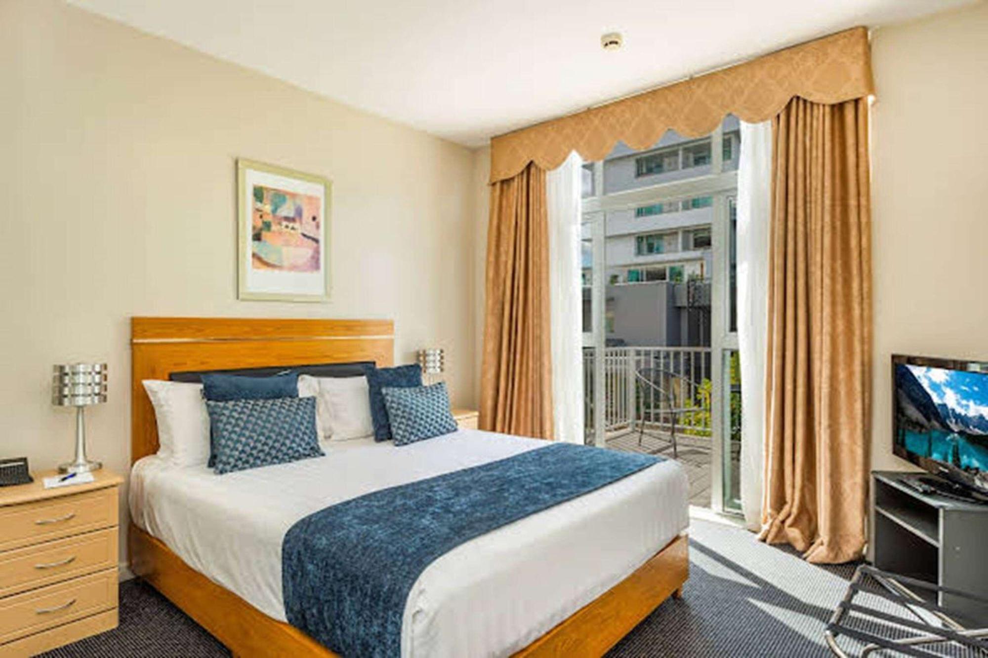 Ramada By Wyndham, Hamilton City Center Eksteriør bilde