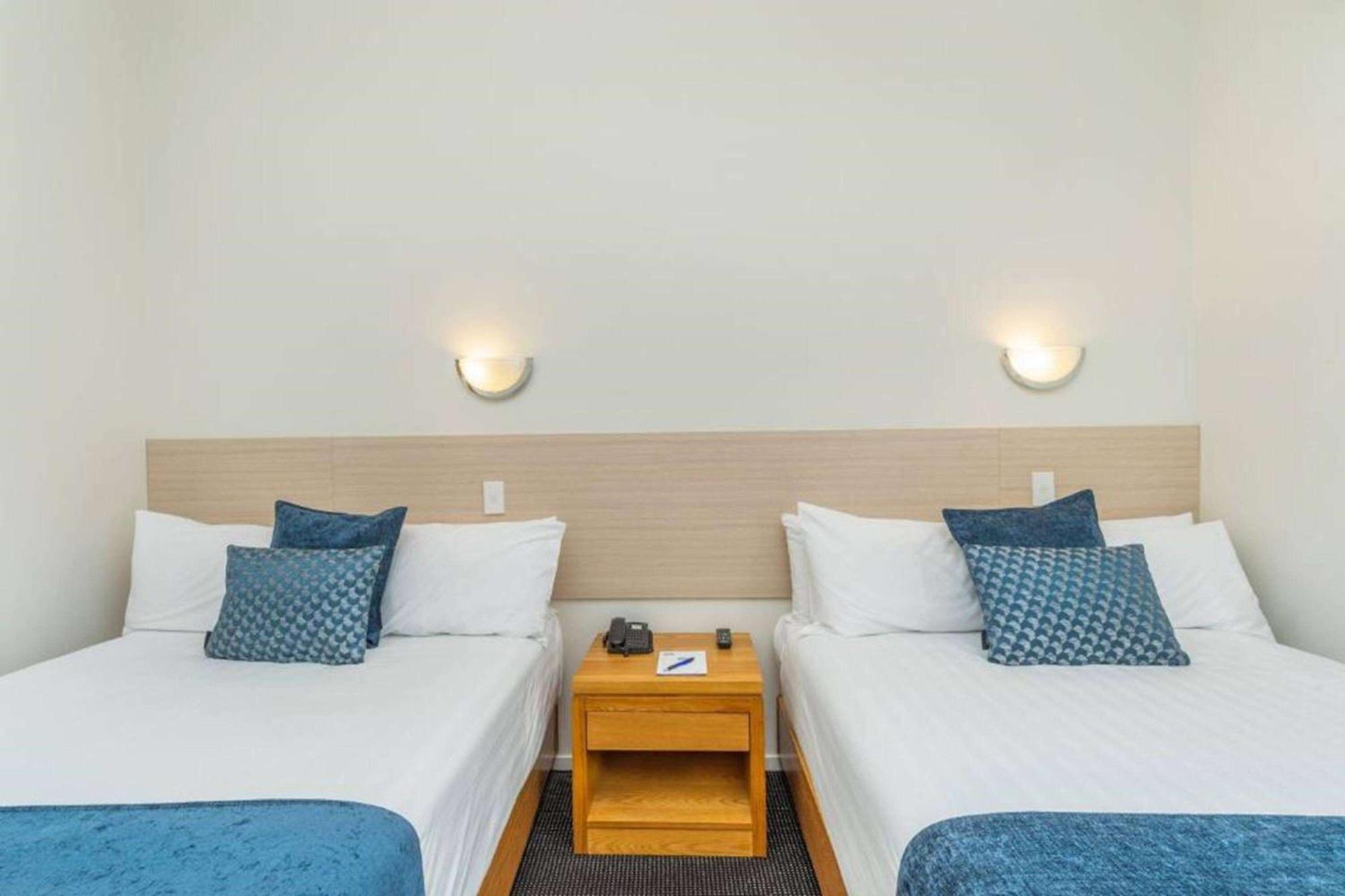 Ramada By Wyndham, Hamilton City Center Eksteriør bilde