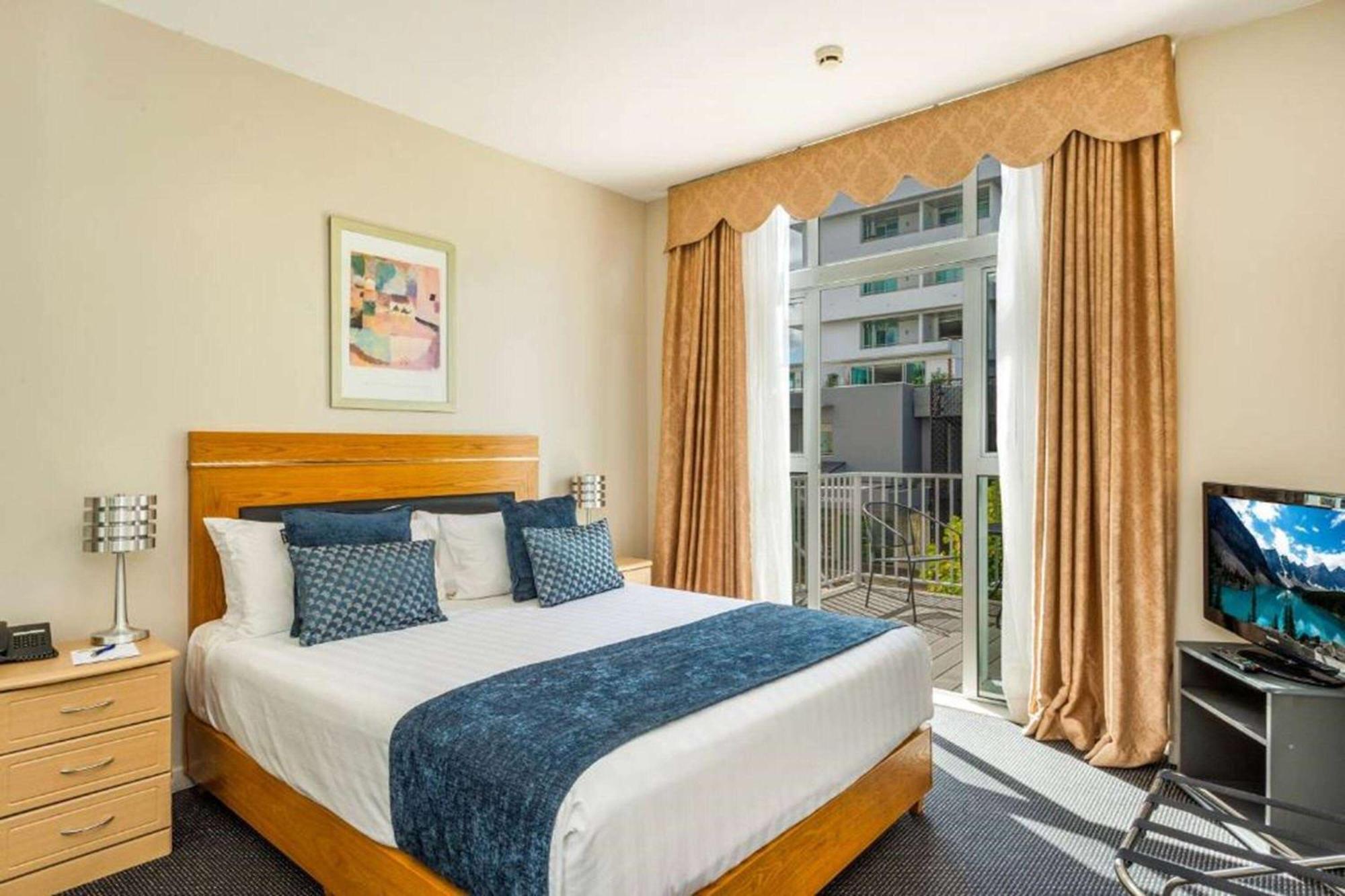 Ramada By Wyndham, Hamilton City Center Eksteriør bilde