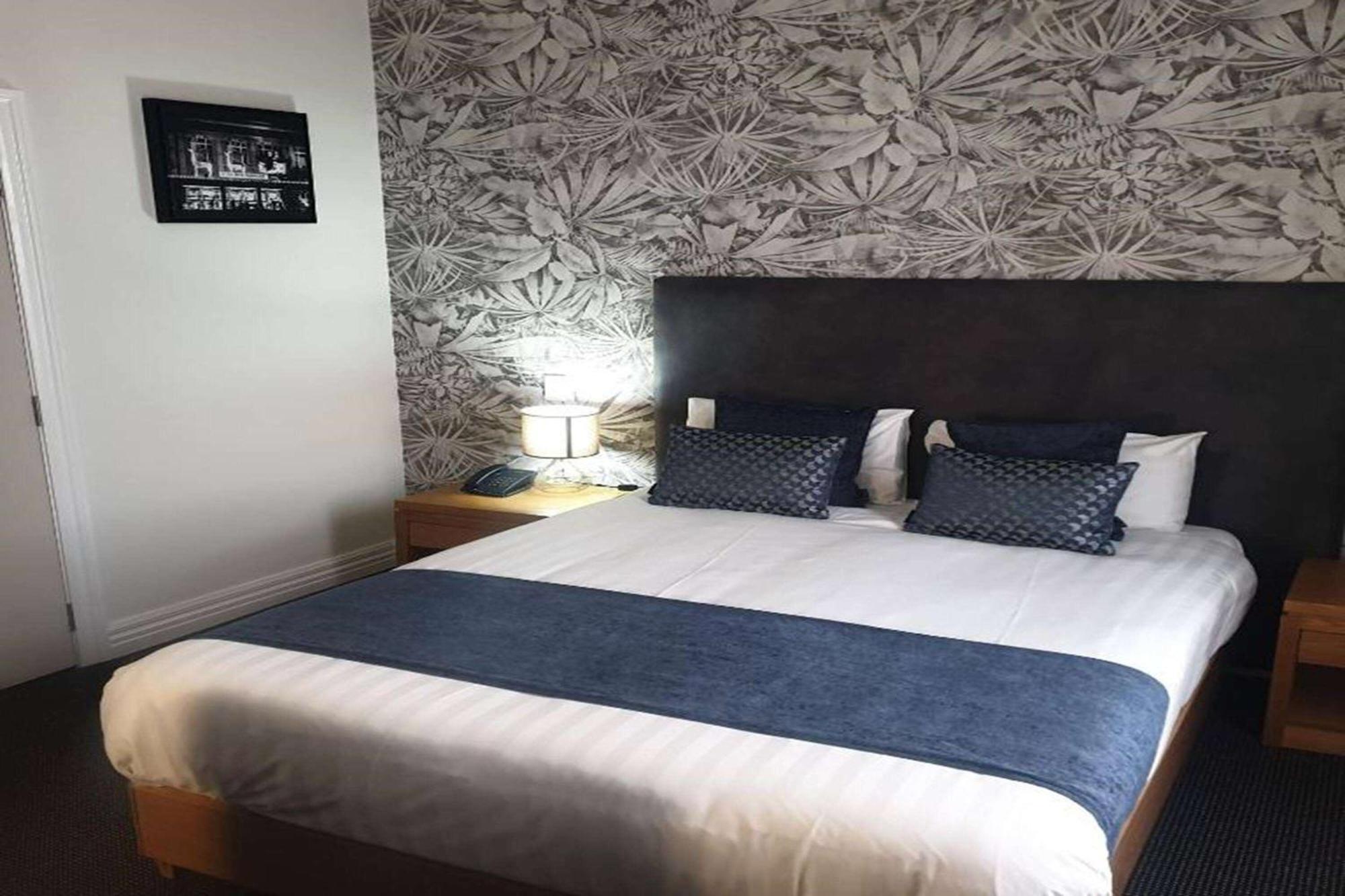 Ramada By Wyndham, Hamilton City Center Eksteriør bilde