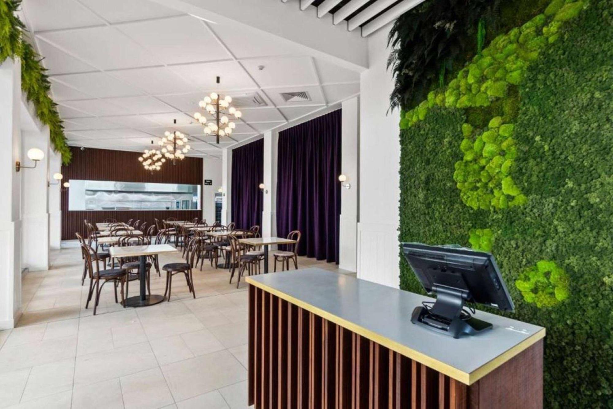 Ramada By Wyndham, Hamilton City Center Eksteriør bilde