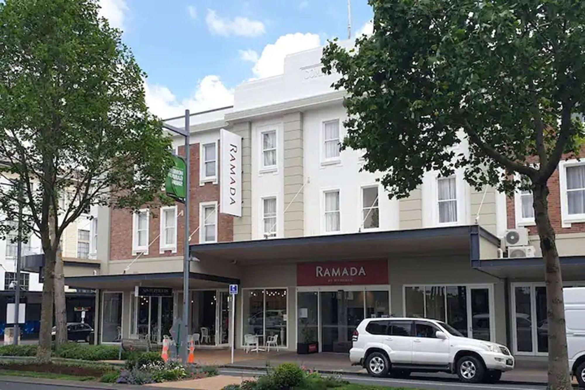 Ramada By Wyndham, Hamilton City Center Eksteriør bilde